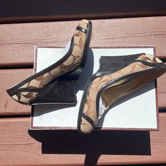 Coach Wedges - Picture 5 of 6